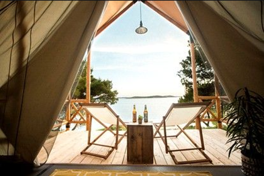 Glamping: camping in style and with amenities